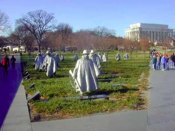 Korean War memorial and Lincoln memorial