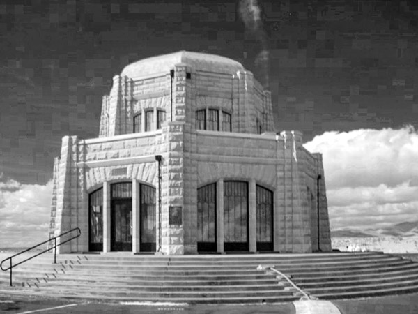 Historic Columbia River Highway, Columbia River. Vista House at Crown Point