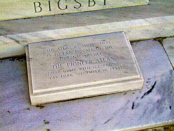 Hollywood Forever Cemetery. Tchnical illustrator Bigsby headstone