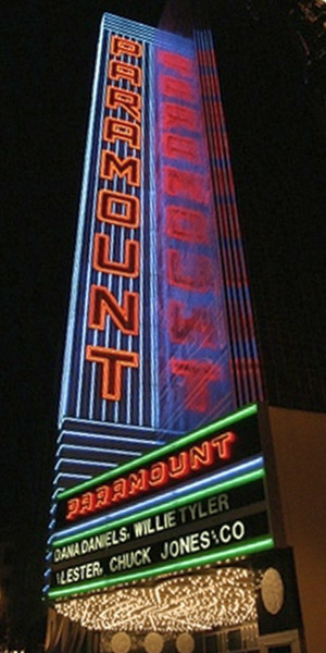 Paramount Theater, sign lighting effects