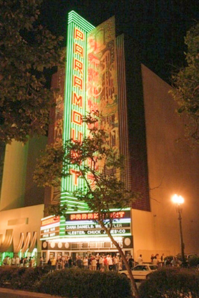 Paramount Theater, sign lighting effects