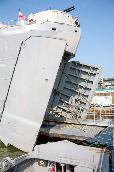 LST-325, landing craft