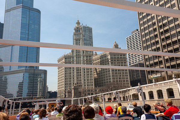 Architecture tour from the Chicago river