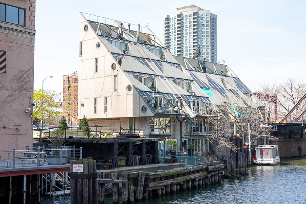 Architecture tour from the Chicago river