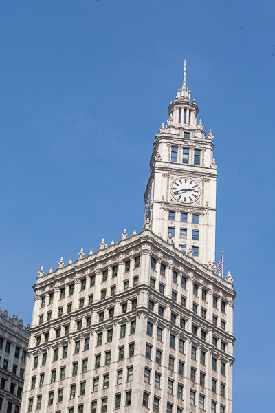 Architecture tour from the Chicago river