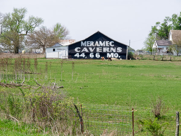 Meramec Caverns barn sign