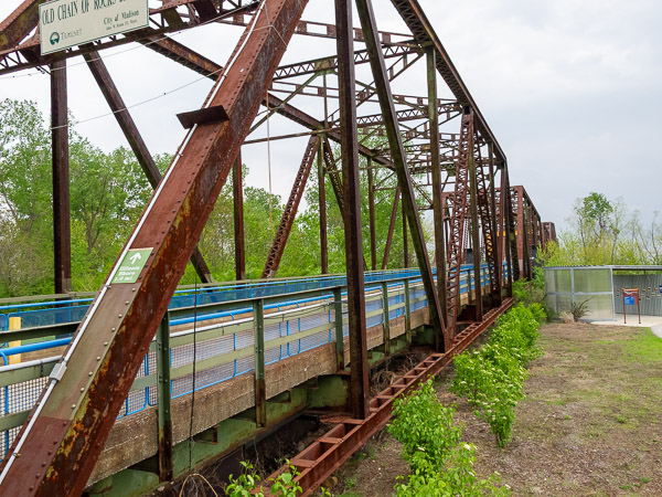 Old Chain of Rocks bridge, Missouri side