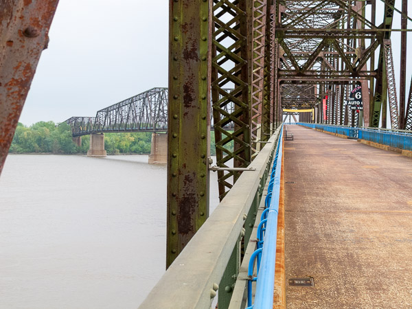 Old Chain of Rocks bridge, Missouri side