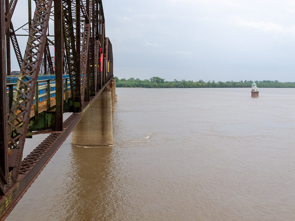 Old Chain of Rocks bridge, Missouri side