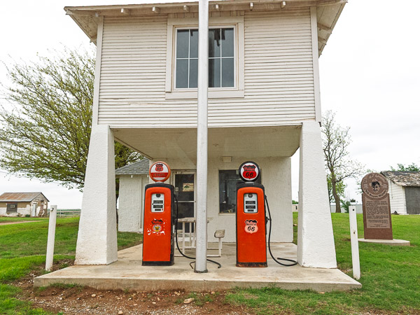 Provine (Lucielle's) Service Station Hydro, OK