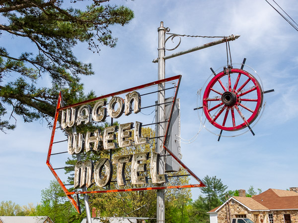 Wagon Wheel Motel in Cuba, MO