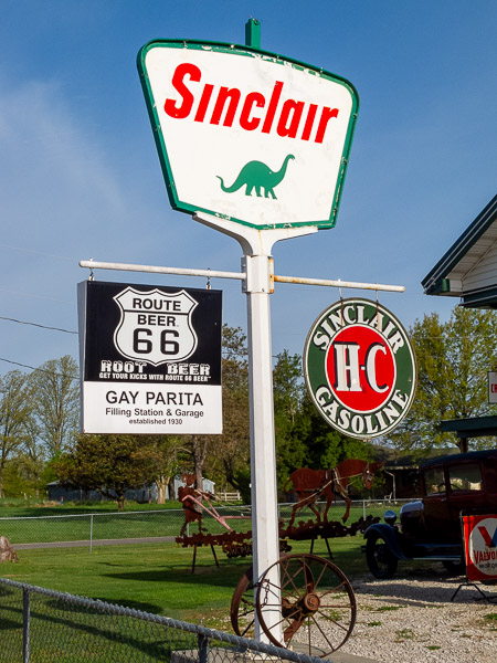 Sinclair Gas Station at Gay Parita, MO
