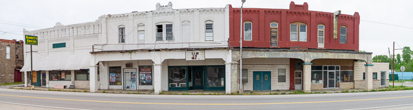 Eagle (D-X) Service Station, Afton, OK. Housing a collection or Route 66 memoribillia and Packard cars.