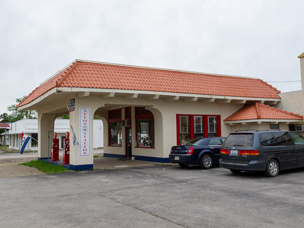 Eagle (D-X) Service Station, Afton, OK. Housing a collection or Route 66 memoribillia and Packard cars.