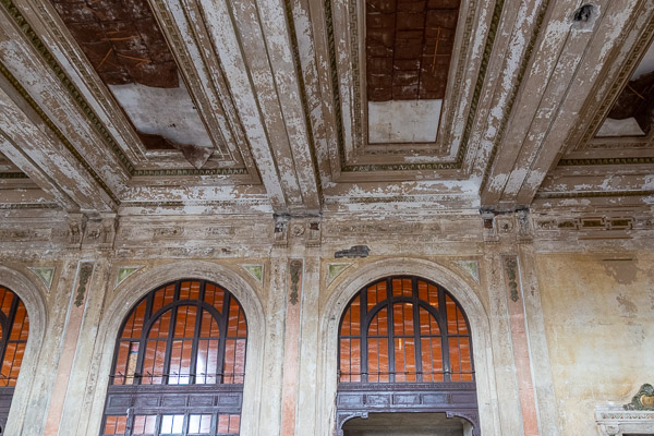 16th Street Train Station, main lobby
