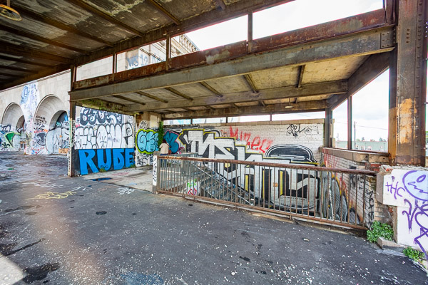 16th Street Train Station, platform