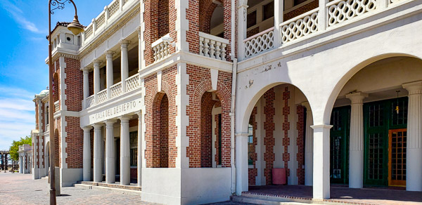 Barstow Railroad station and Harvey House. This building contains the railroad and route 66 museums.