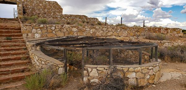 Two Guns roadside attraction along Route 66