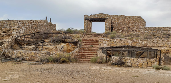 Two Guns roadside attraction along Route 66