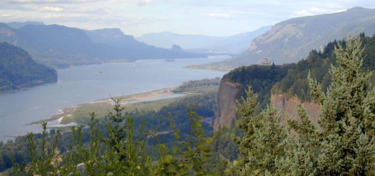 Historic Columbia River Highway, Columbia River and Vista House