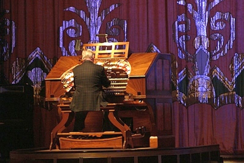 Paramount Theater showing 20,000 leagues under the sea