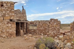 Two guns ghost town along route 66 in Arizona