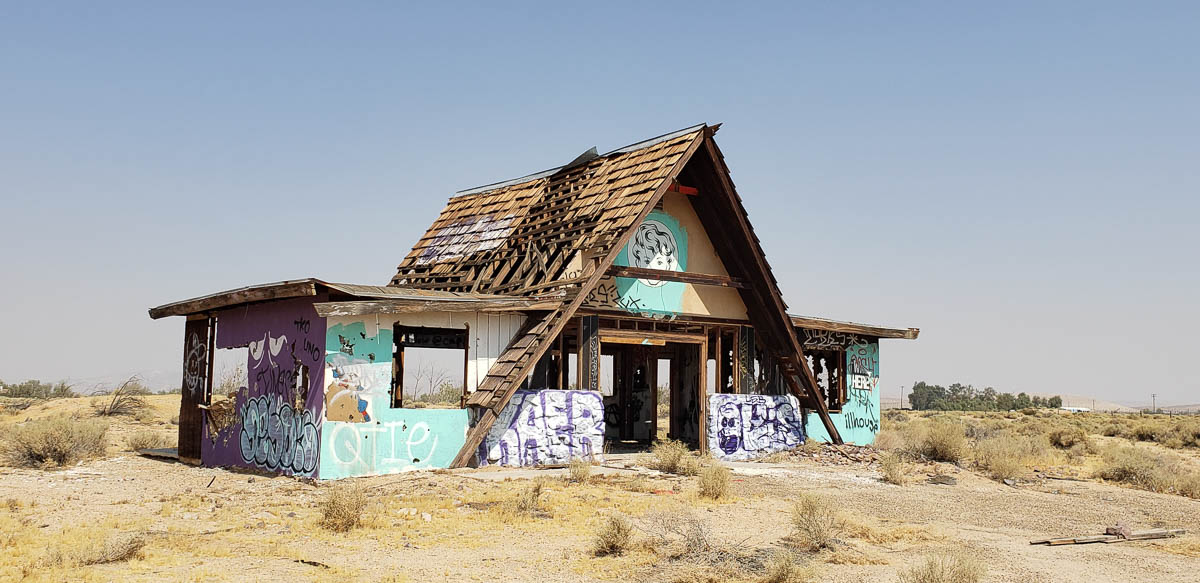Abandoned building near Newberry Srings California